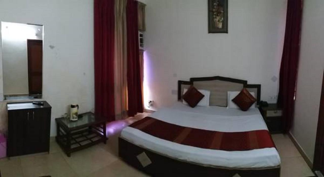 كاترا Hotel Rama Palace المظهر الخارجي الصورة